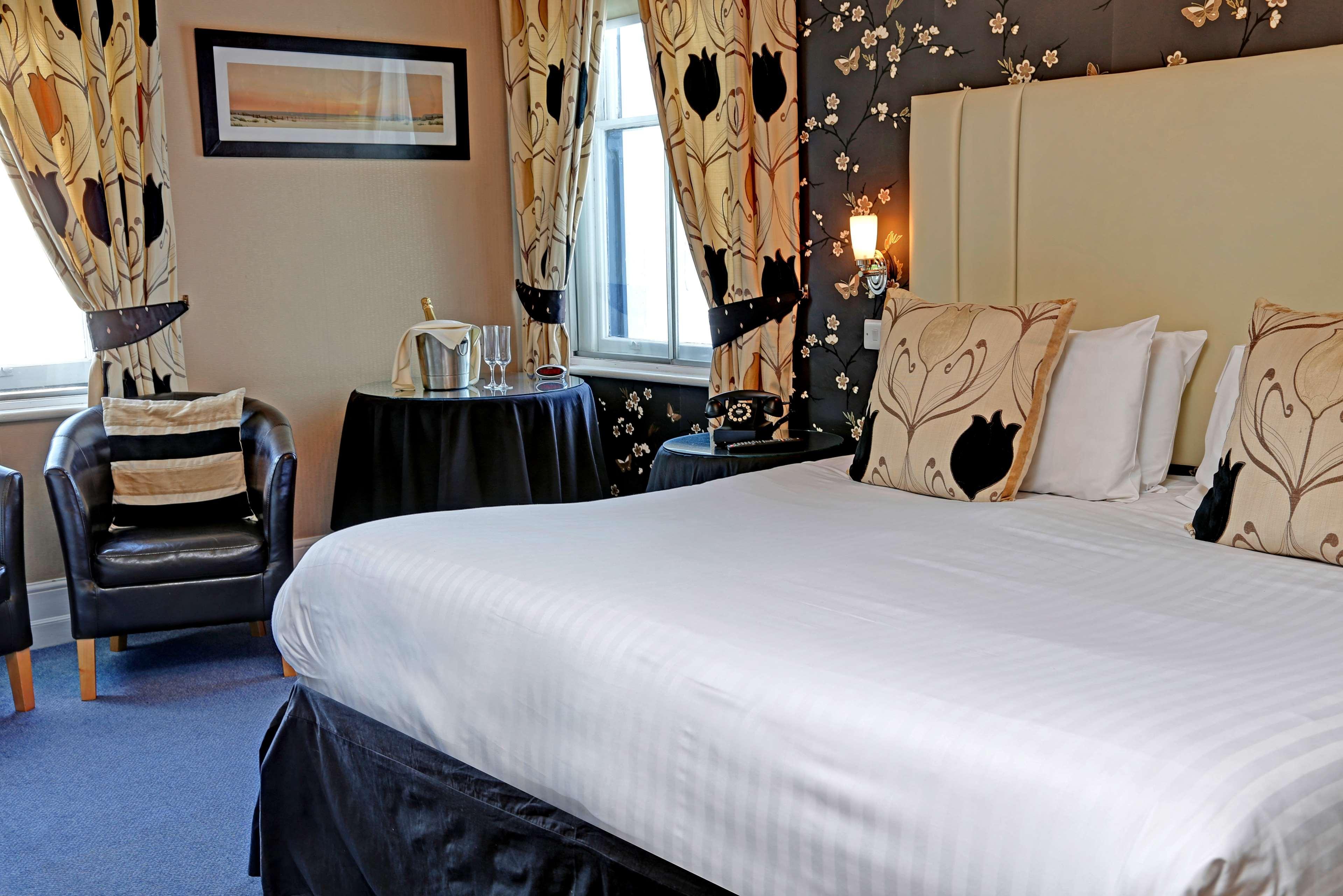 קאוז Best Western New Holmwood Hotel מראה חיצוני תמונה